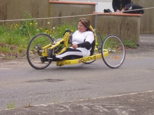 Et on pédale avec les bras...